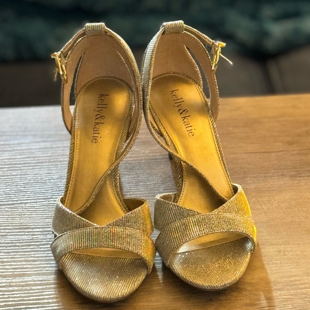 New: Sandal/ Heels